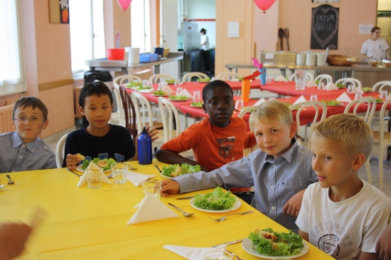 Village Camps International Summer Camp Leysin, Switzerland 2026-08-15 https://www.villagecamps.com/journals_admin/images/716-21-prom (67).jpg